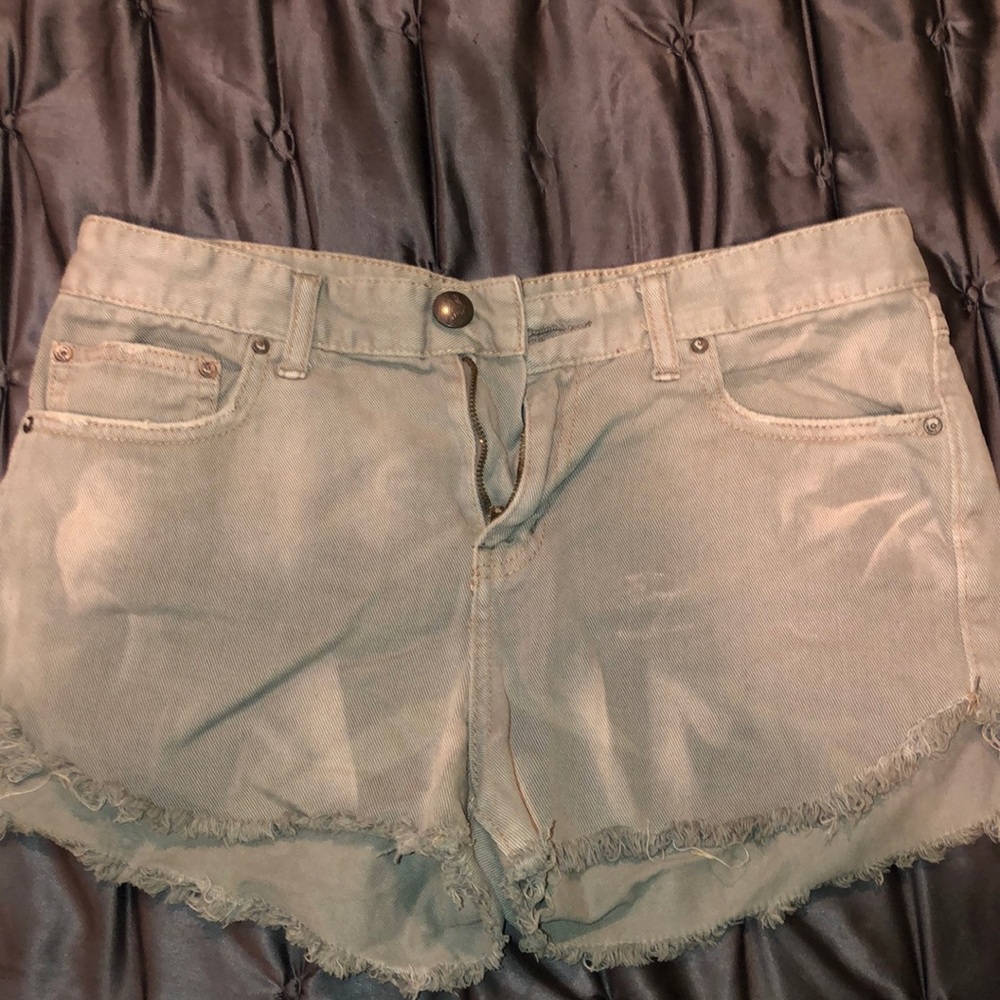 FREE PEOPLE jean short!! Lightly worn!